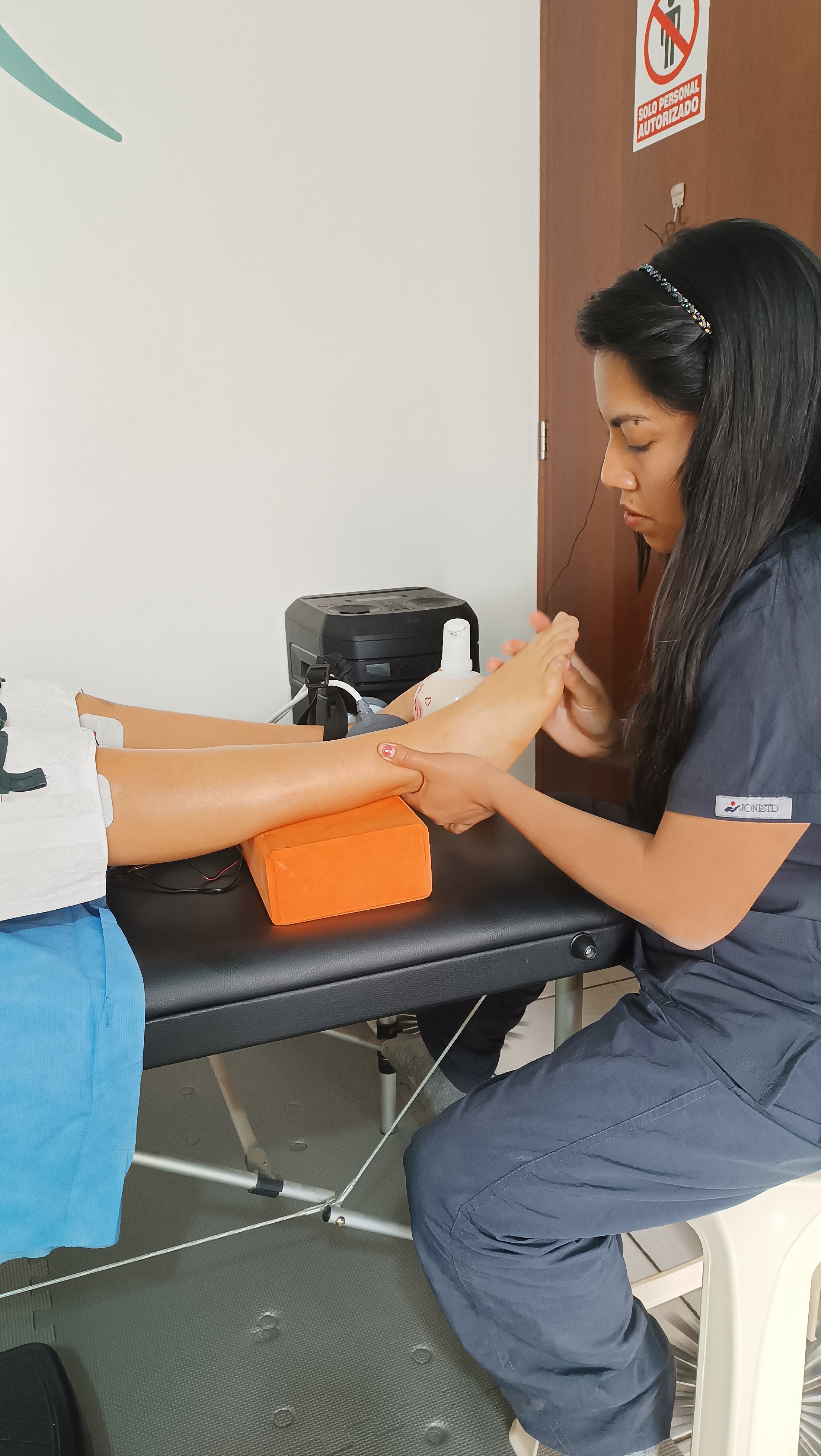 Terapia de tobillo y pie para lesión en Therapy Flex Comas